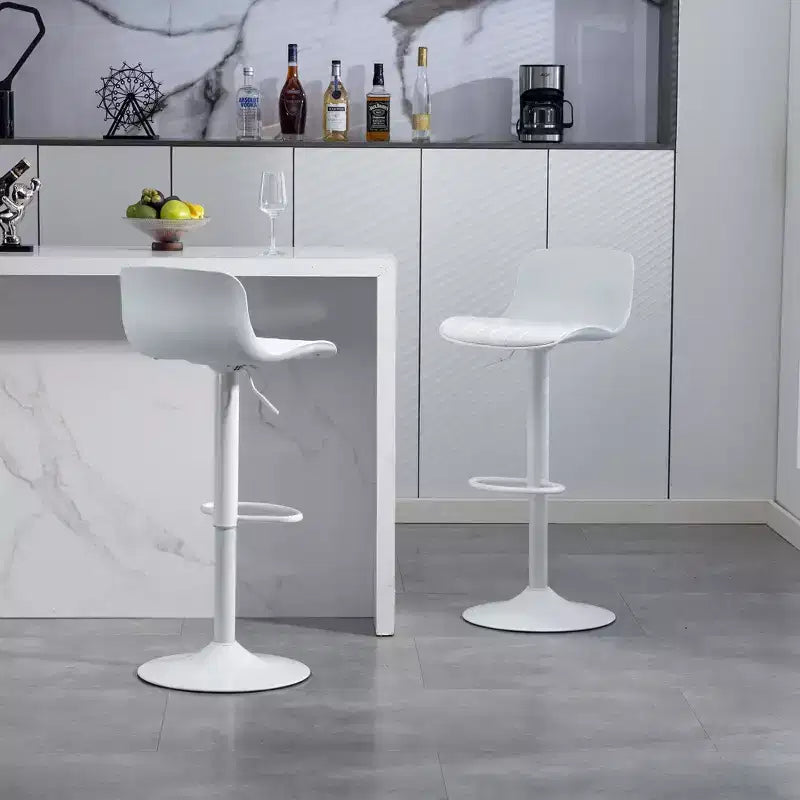 Juego de 2 taburetes de bar giratorios ajustables en altura con base grande y robusta, sillas de mostrador de cuero sin reposabrazos para comedores