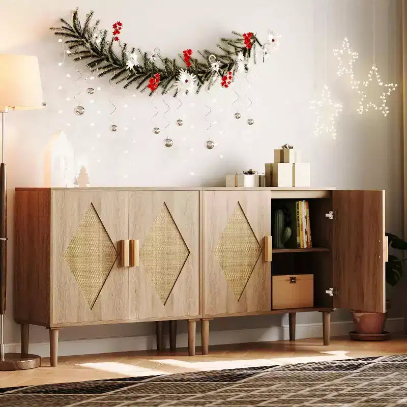 Aparador de madera natural con puertas de ratán y estantes ajustables, unidad de almacenamiento independiente para la sala de estar, la entrada y la decoración del comedor